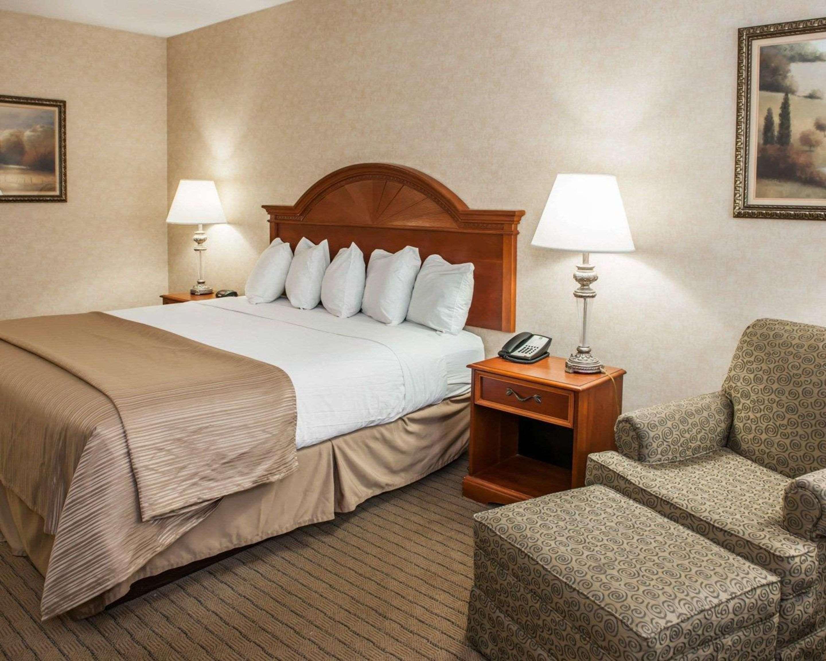 Quality Inn Castleton Exteriér fotografie