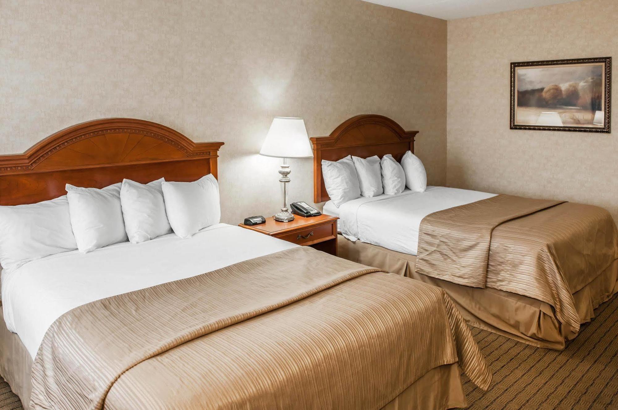 Quality Inn Castleton Exteriér fotografie