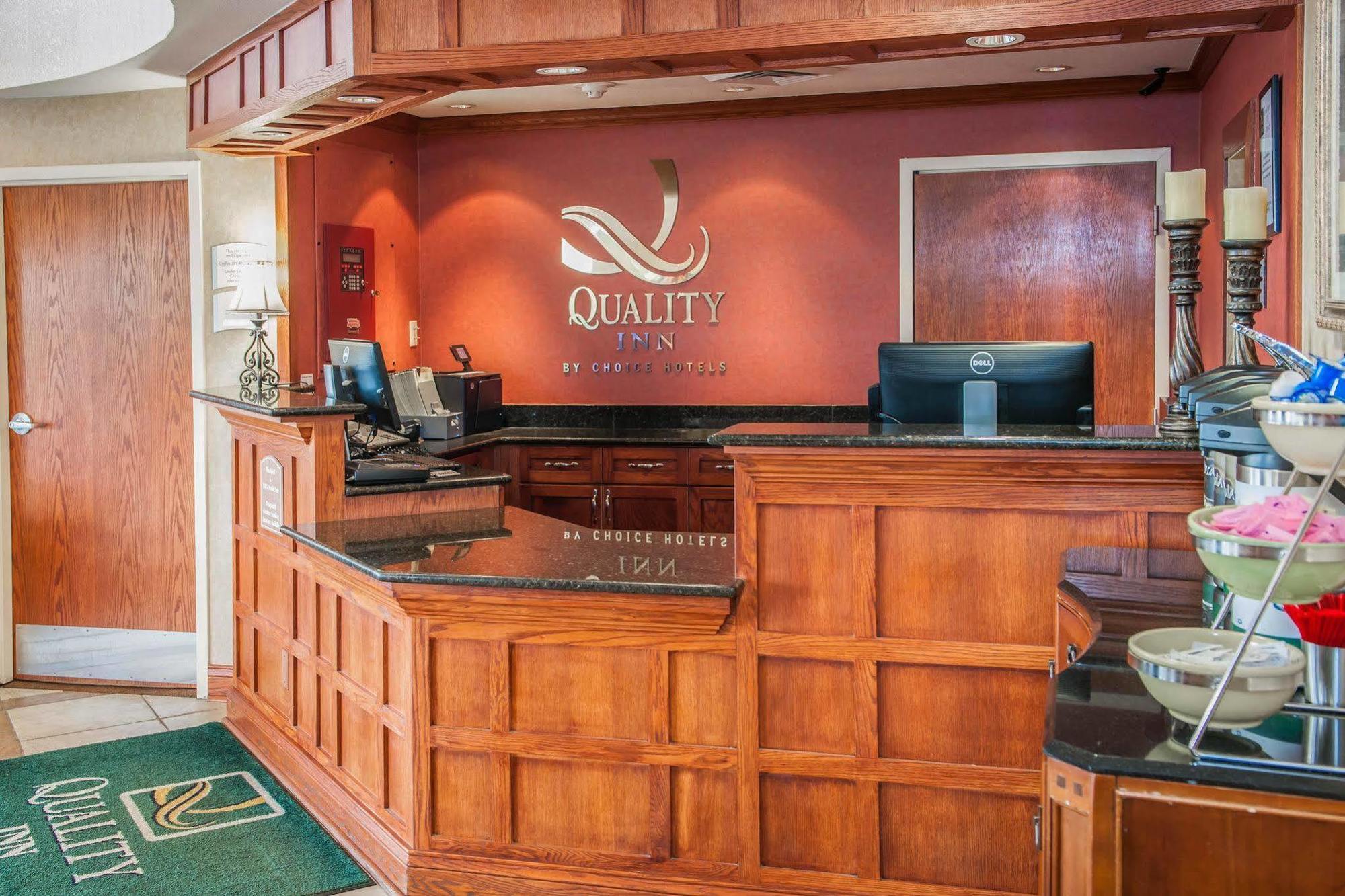 Quality Inn Castleton Exteriér fotografie